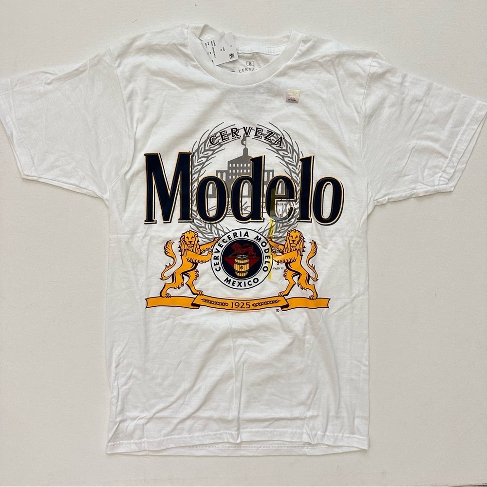 Modelo White and Gold Graphic Tee Size S Men